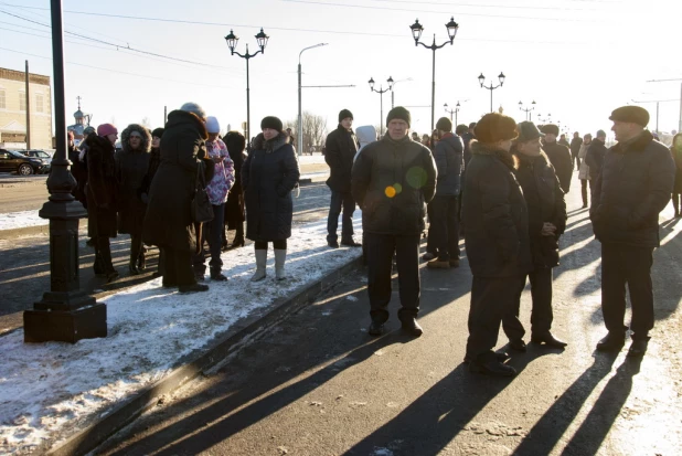 В Барнауле открыли движение по мосту через Барнаулку. 13 декабря 2016 года.