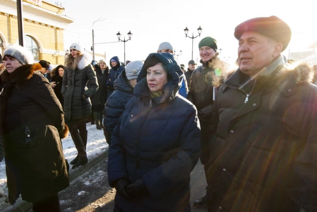 В Барнауле открыли движение по мосту через Барнаулку. 13 декабря 2016 года.