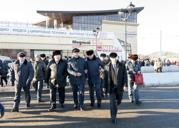 В Барнауле открыли движение по мосту через Барнаулку. 13 декабря 2016 года.