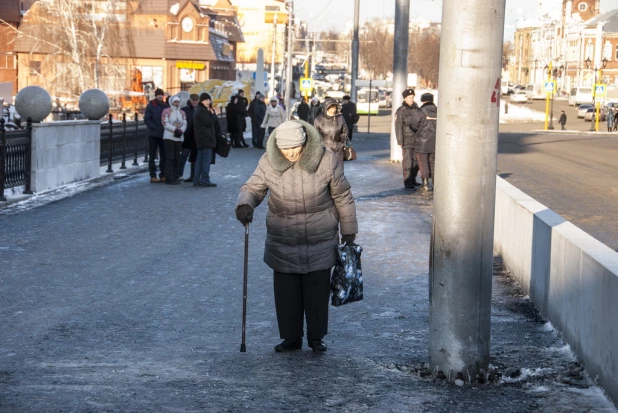 В Барнауле открыли движение по мосту через Барнаулку. 13 декабря 2016 года.