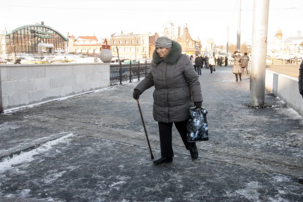 В Барнауле открыли движение по мосту через Барнаулку. 13 декабря 2016 года.