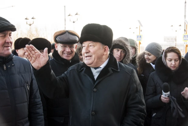 В Барнауле открыли движение по мосту через Барнаулку. 13 декабря 2016 года.