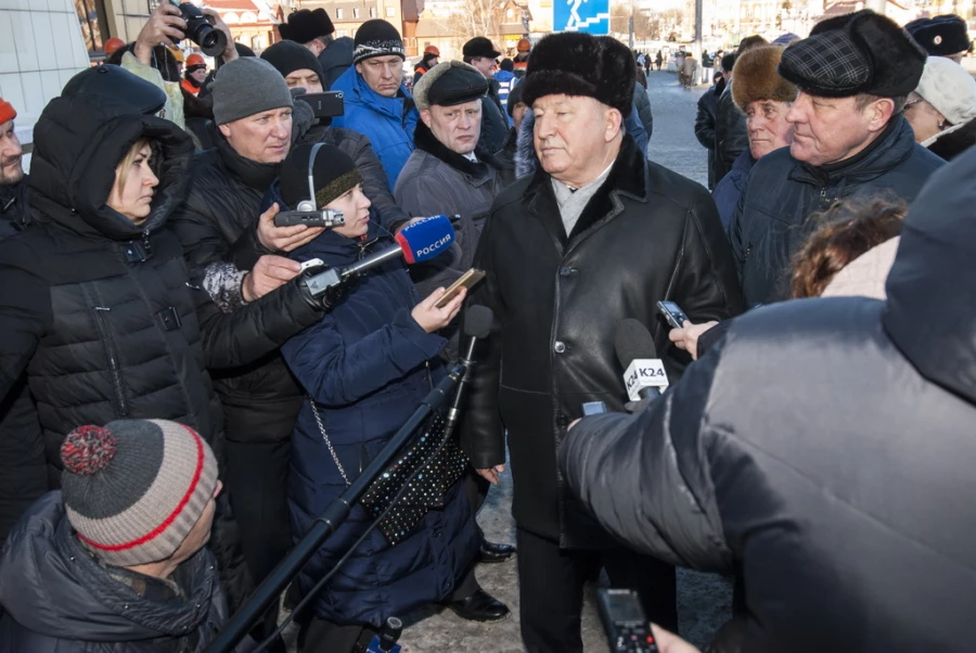 В Барнауле открыли движение по мосту через Барнаулку. 13 декабря 2016 года.