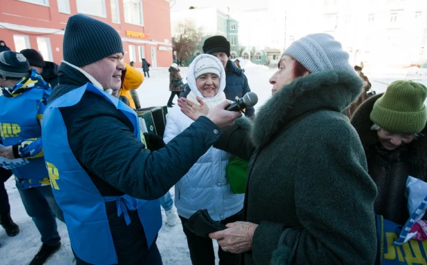 Барнаульские "жириновцы" отметили день рождения партии. 13 декабря 2016 года.