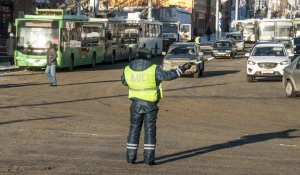 Перекрытие дороги, ДПС.