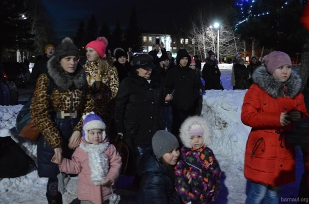 Открытие катка в сквере Титова.