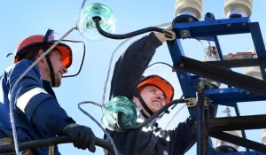 Работа электромонтеров.