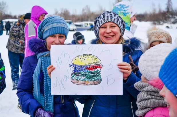 Гонки на собачьих упряжках.