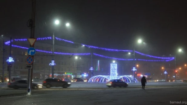 Барнаул украсили к Новому году.