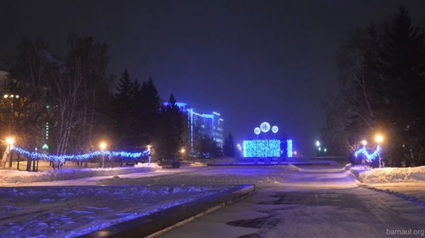 Барнаул украсили к Новому году.