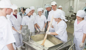 В Барнауле открыли современную лабораторию сыроделия.