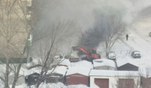 В Новоалтайске загорелся автомобиль