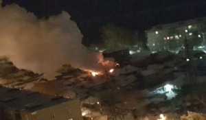 Пожар в жилом доме в Барнауле.