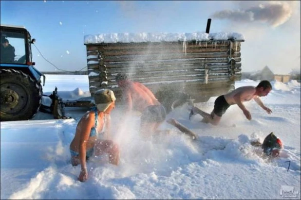 Чудаки умеют отжигать.