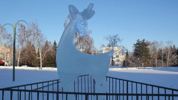 Скульптура "Серебряное копытце".