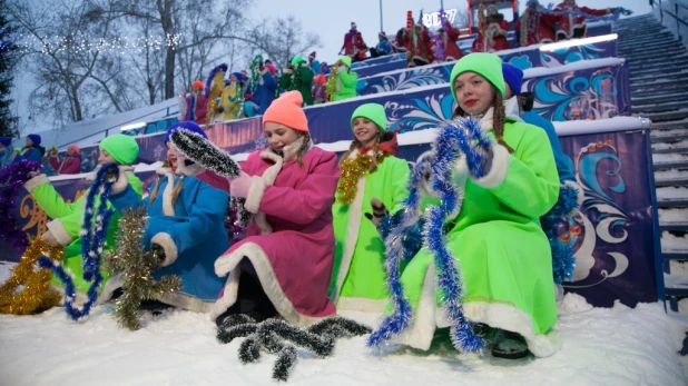 Новогодний праздник на площади Сахарова. 30 декабря 2016 года.