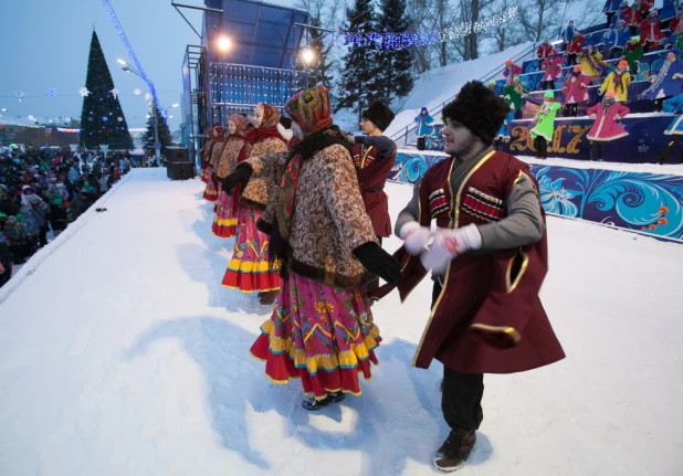 Новогодний праздник на площади Сахарова. 30 декабря 2016 года.