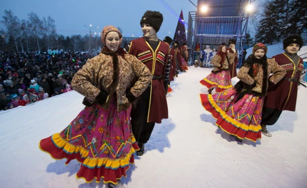 Новогодний праздник на площади Сахарова. 30 декабря 2016 года.