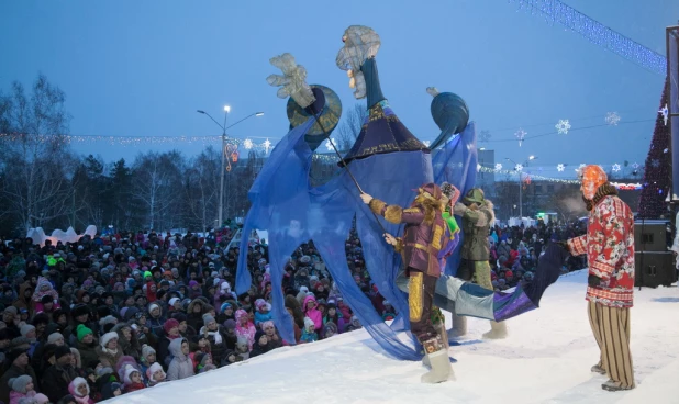 Новогодний праздник на площади Сахарова. 30 декабря 2016 года.