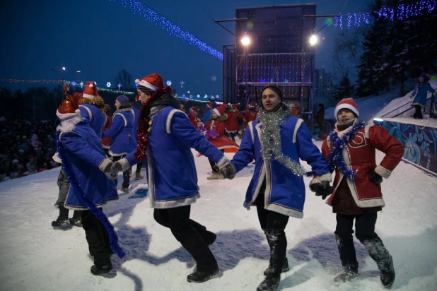 Новогодний праздник на площади Сахарова. 30 декабря 2016 года.