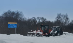 Уборка снега на дорогах Алтая.