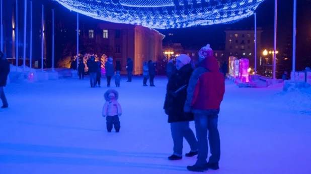 Ледовый городок на пл. Сахарова, 2017 год.