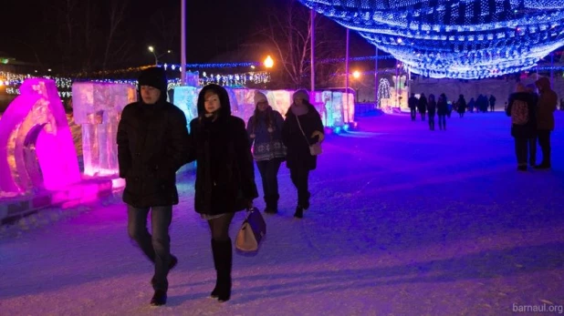 Ледовый городок на пл. Сахарова, 2017 год.