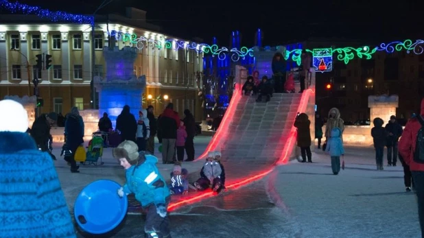 Ледовый городок на пл. Сахарова, 2017 год.