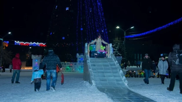 Ледовый городок на пл. Сахарова, 2017 год.