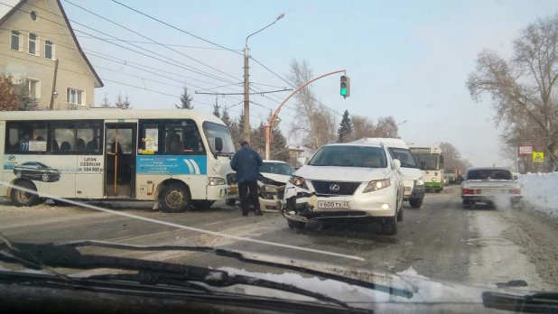 ДТП возле Телецентра. Барнаул, 15 января 2017 года.