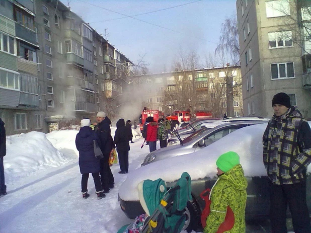 Пожар в доме по адресу ул. Попова, 44. Барнаул, 15 января 2017 года.