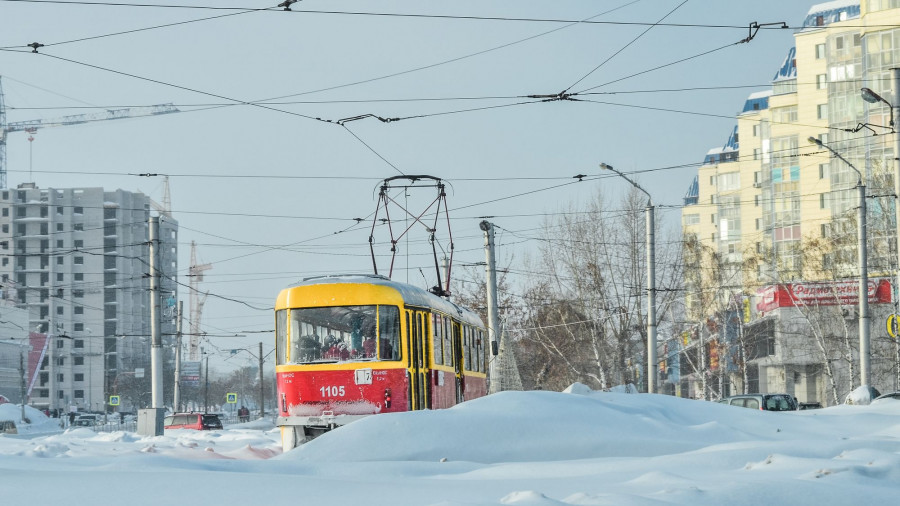 Общественный транспорт зимой. Трамвай.
