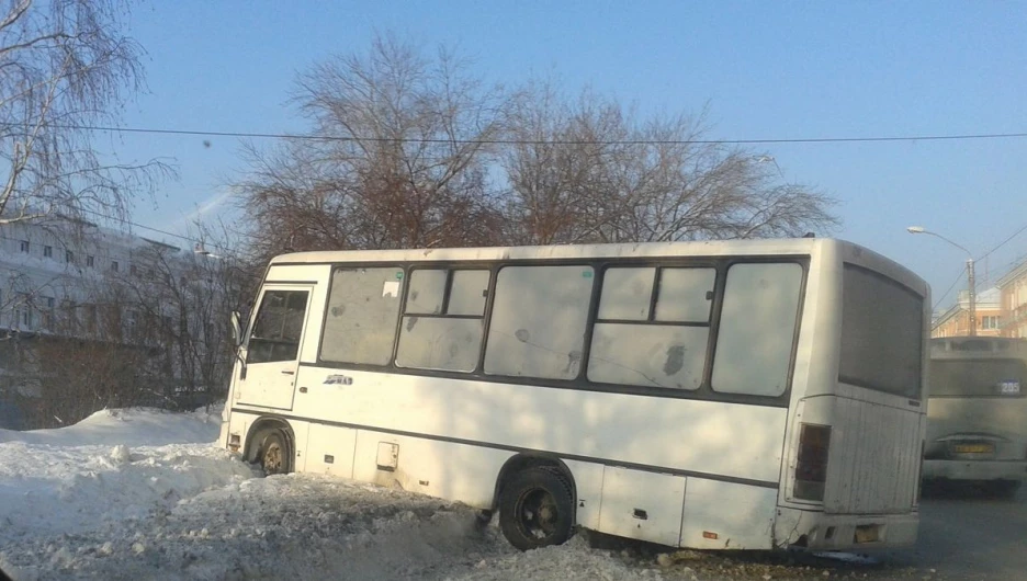 ДТП на проспекте Калинина. Барнаул, 17 января 2017 года. 