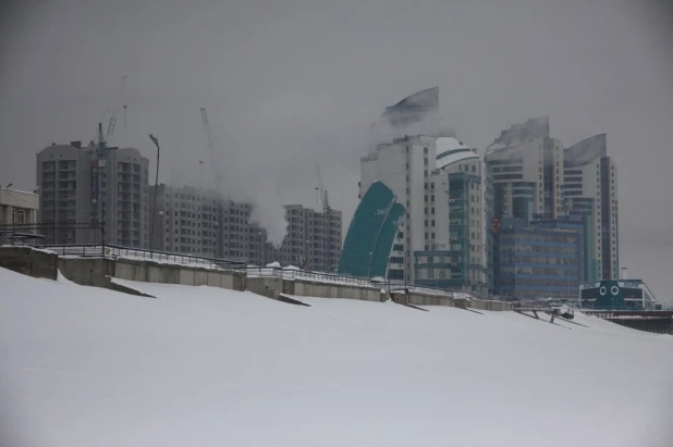 В Барнауле строят Крещенский городок. Январь 2017 г.