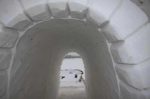 В Барнауле строят Крещенский городок. Январь 2017 г.