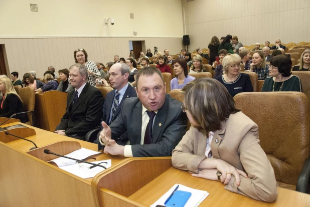 В Алтайском крае стартует проект "Шахматы в школе".