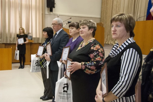 В Алтайском крае стартует проект "Шахматы в школе".