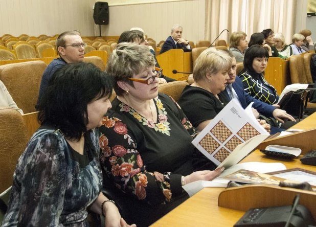 В Алтайском крае стартует проект "Шахматы в школе".