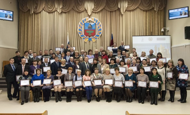 В Алтайском крае стартует проект "Шахматы в школе".