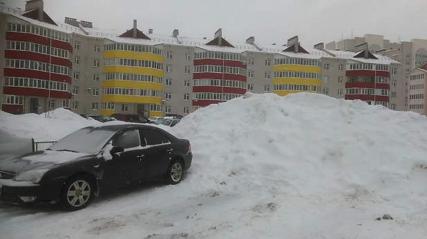 Сугробы в Барнауле и Новоалтайске.