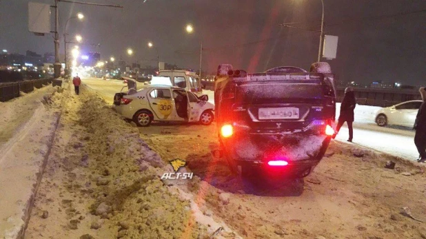 ДТП в Новосибирске на Октябрьском мосту. 26 января 2017 года.