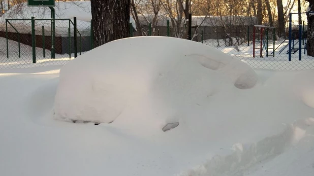 Автомобили в сугробах