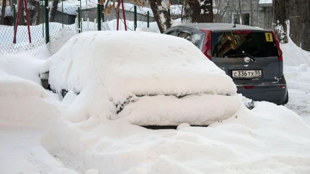 Автомобили в сугробах