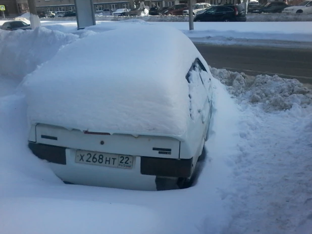 Автомобили в сугробах