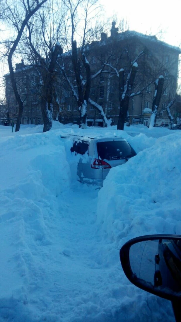 Автомобили в сугробах