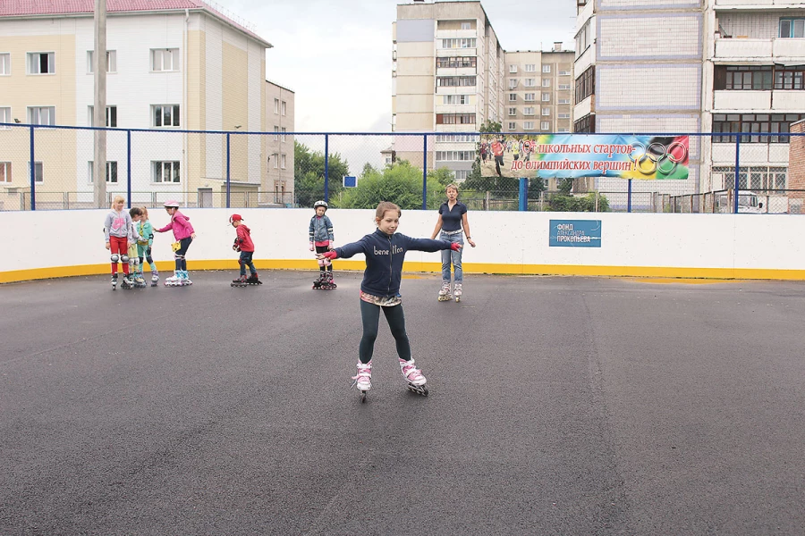 Универсальная спортивная площадка в г. Бийске.