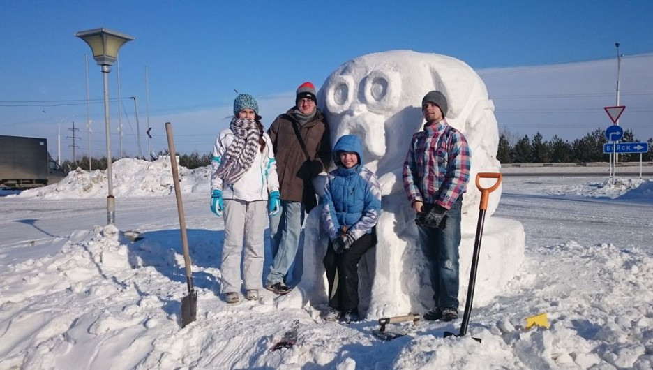 В Новоалтайске устроили конкурс снежных фигур.