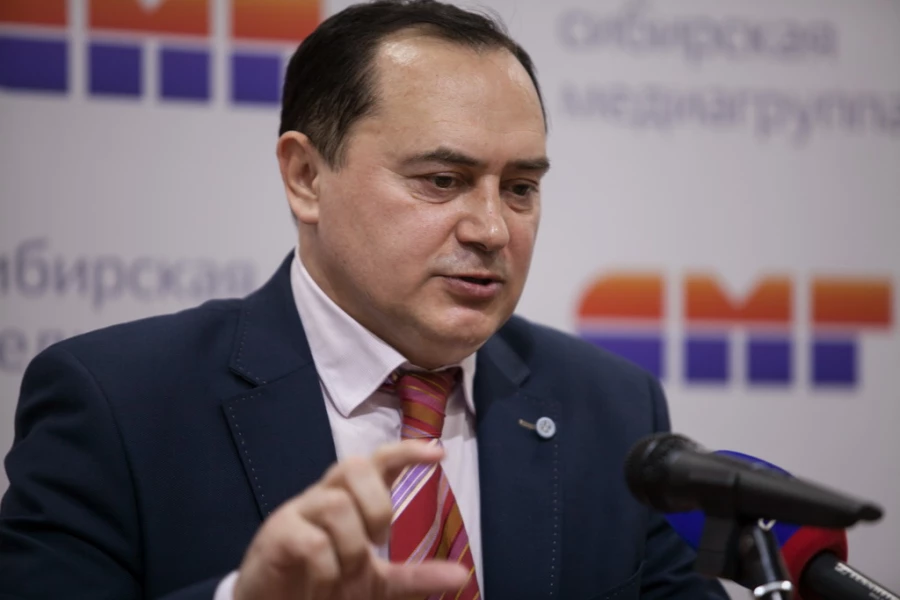 Владимир Токмаков презентовал &quot;Запретную книгу Белого Бурхана&quot;.