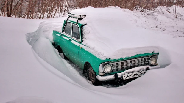 Барнаульские "авто-сугробы"