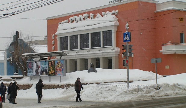 Ждет, что же будет с "Родиной" и с нами.